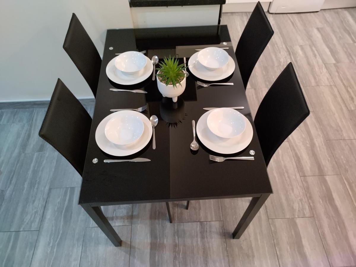 Queens Holiday Apartment Pembroke Dock Luaran gambar