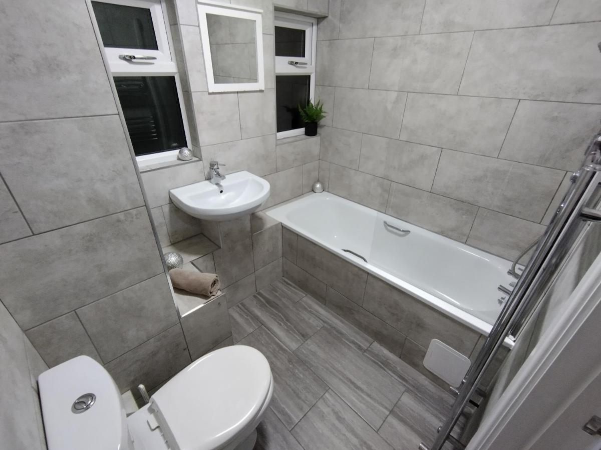 Queens Holiday Apartment Pembroke Dock Luaran gambar